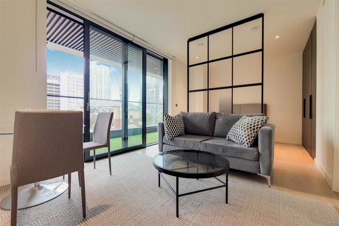 Studio To Rent In Wards Place, London, E14