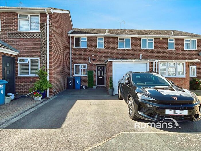 3 Bedroom Terraced House For Sale In Romsey Close, Blackwater, Camberley, GU17