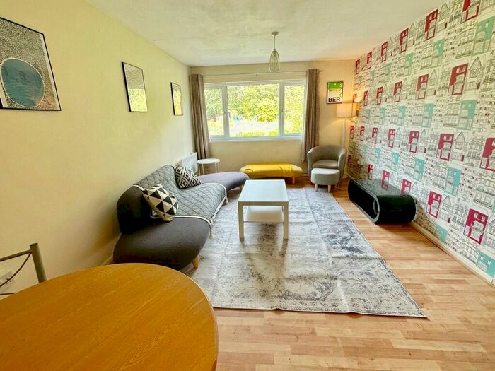 2 Bedroom Flat To Rent In Malcolm Close, Mapperley Park, NG3