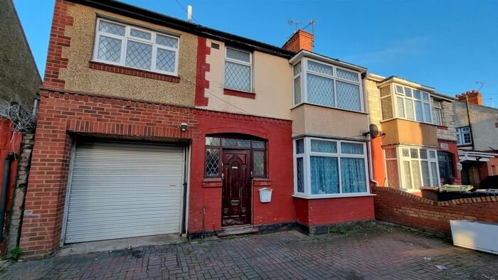 7 Bedroom Semi-Detached House To Rent In Sherwood Road, Luton, Bedfordshire LU4