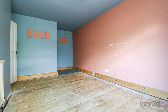 3 Bedroom Terraced House For Sale In Shortbrook Close, Westfield, Sheffield, S20