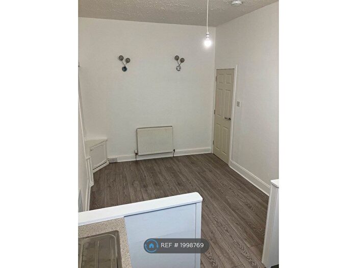 2 Bedroom Flat To Rent In Somerville Street, Burntisland, KY3