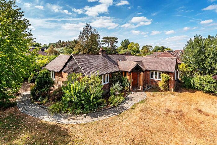 3 Bedroom Detached Bungalow For Sale In School Lane, Fetcham, KT22
