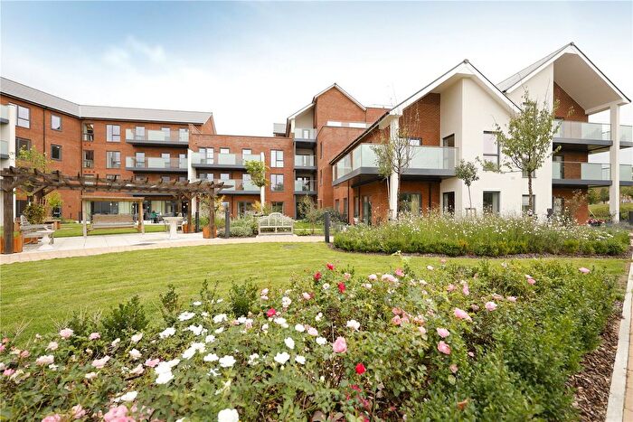 2 Bedroom Flat For Sale In The Landings, Kings Hill, ME19