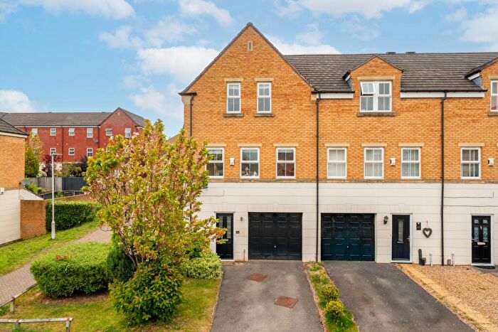 3 Bedroom End Of Terrace House For Sale In Charnley Drive, Chapel Allerton, Leeds, LS7