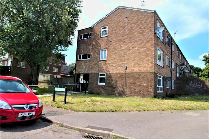 2 Bedroom Flat To Rent In Uranus Road, Hemel Hempstead, HP2