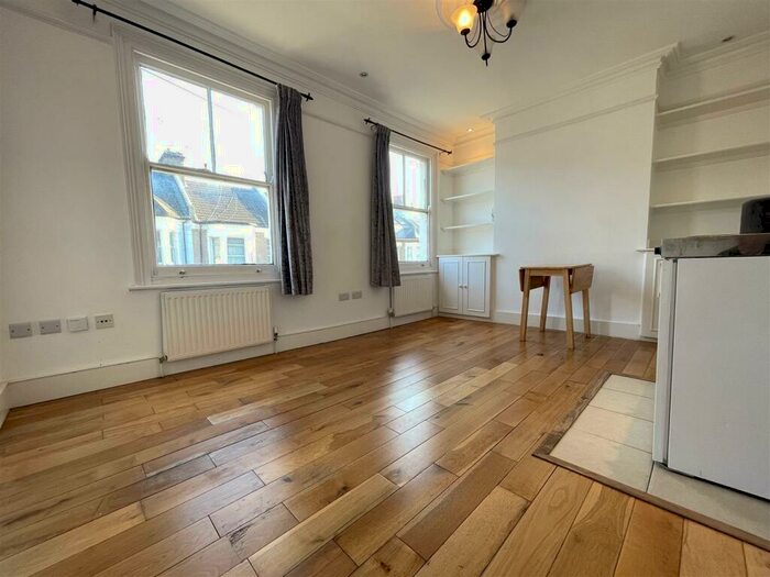 Studio To Rent In St. Margarets Road, London, NW10