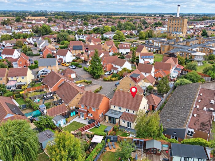3 Bedroom Semi-Detached House For Sale In Heritage Way, Rochford, SS4