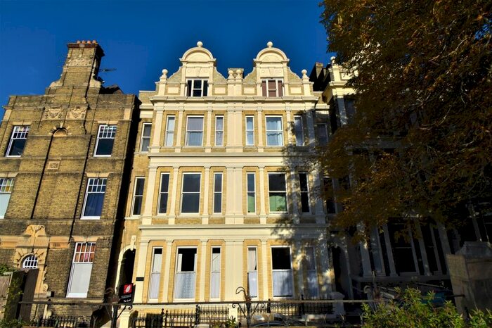 2 Bedroom Flat To Rent In Castle Hill, Rochester, ME1