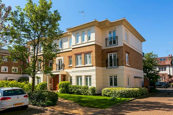 2 Bedroom Flat To Rent In Cambridge Road, East Twickenham, TW1