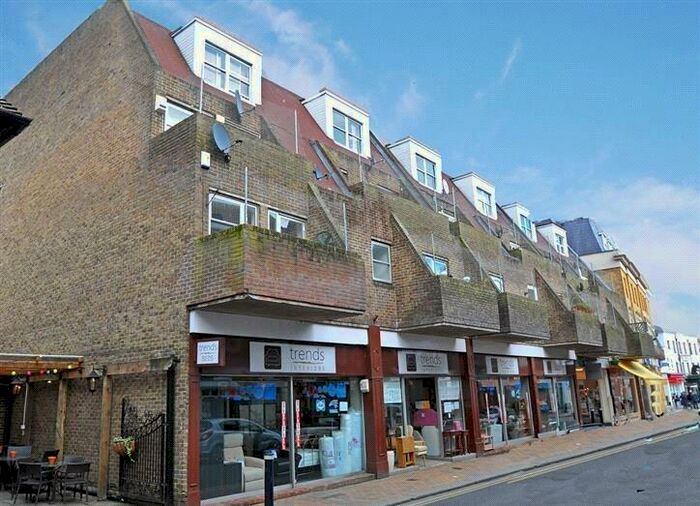 3 Bedroom Maisonette To Rent In St Marys Walk, Maidenhead, Berkshire, SL6