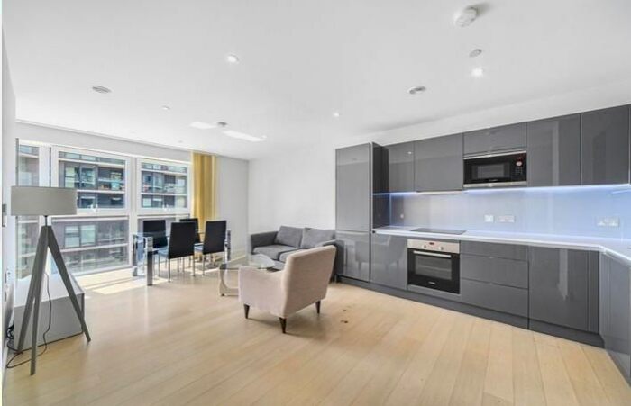 1 Bedroom Flat To Rent In Glasshouse Gardens, Stratford, London, E20