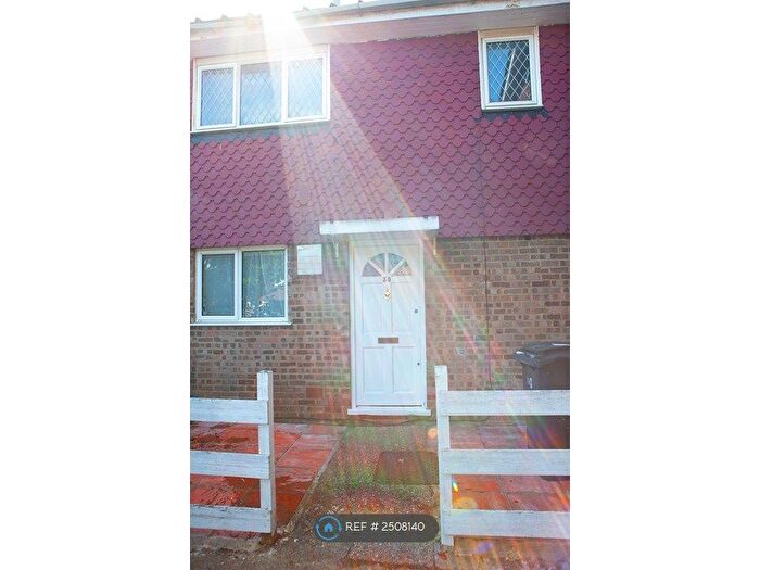 4 Bedroom Semi-Detached House To Rent In Smith Street, Surbiton, KT5