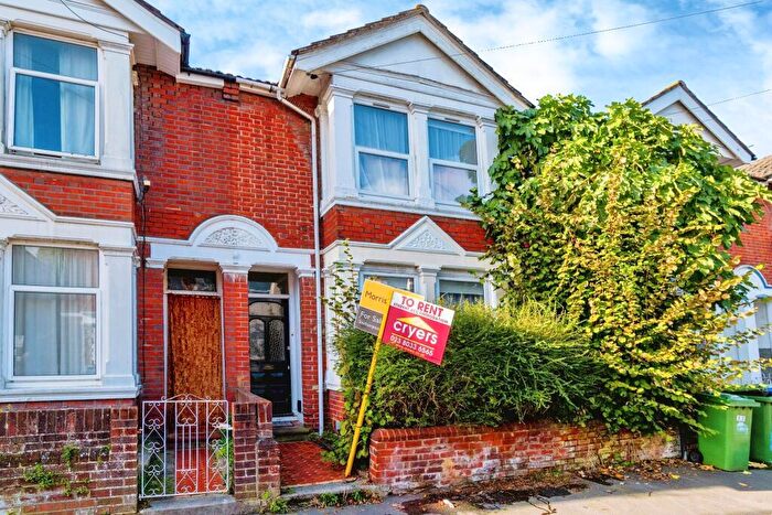 4 Bedroom Semi-Detached House To Rent In Harborough Road, Southampton, SO15