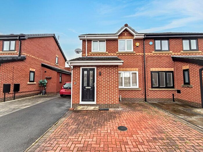 3 Bedroom Semi Detached House For Sale In Alder Close, Bury, Lancashire, BL8
