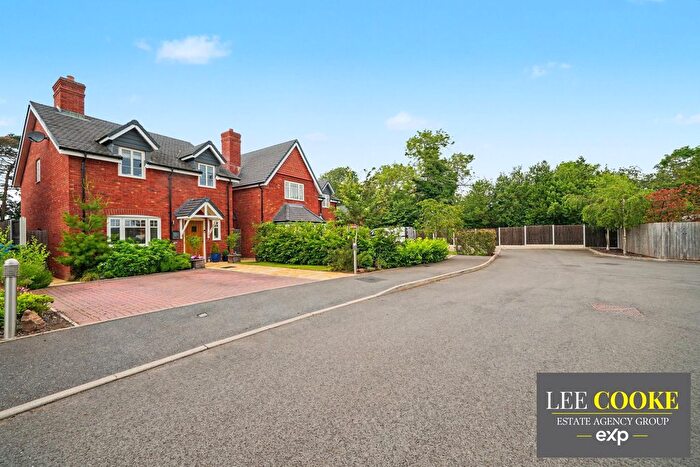 3 Bedroom Detached House For Sale In Plough Meadows, Trysull, WV5