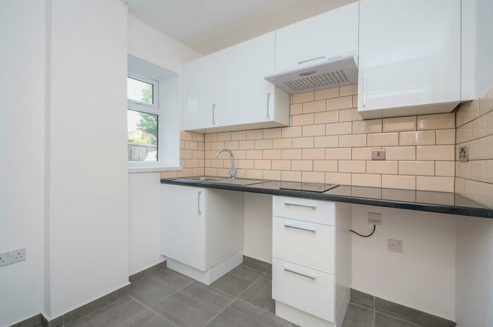 Apartment To Rent In Homesdale Road, Bromley, BR1