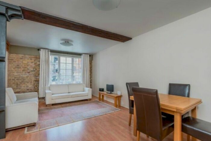 2 Bedroom Flat To Rent In Shad Thames, London, SE1