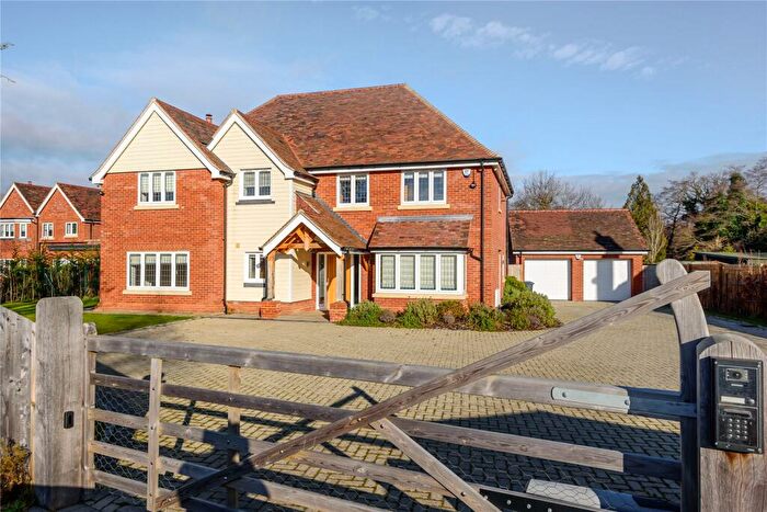 5 Bedroom Detached House To Rent In Bagshot Road, Chobham, Woking, Surrey, GU24