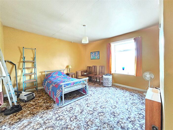 1 Bedroom Terraced House For Sale In Burnley Road, Loveclough, Rossendale, BB4