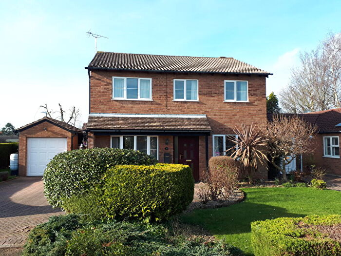 4 Bedroom Detached House To Rent In Croft Close, Warwick, CV34