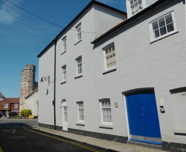 2 Bedroom Flat To Rent In The Maltings, Longport, Canterbury CT1