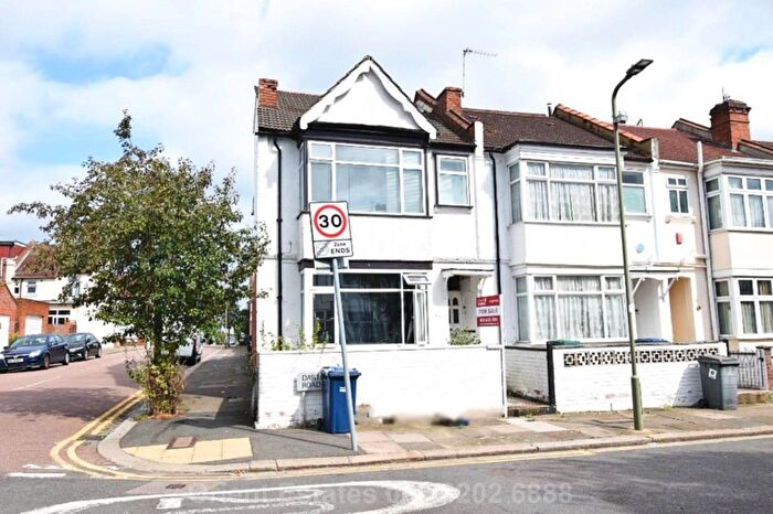 2 Bedroom Flat To Rent In Dartmouth Rd, London, NW4
