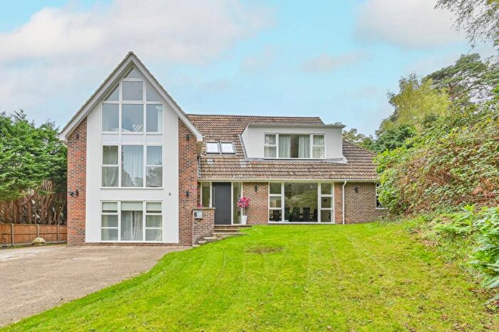 7 Bedroom Detached House To Rent In Sprucedale Gardens, Shirley, Croydon, CR0
