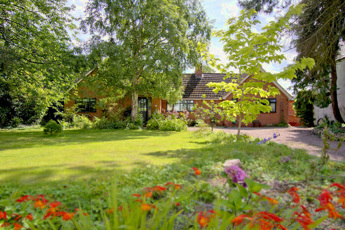 5 Bedroom Detached House For Sale In Main Street, Orton-on-the-Hill, CV9