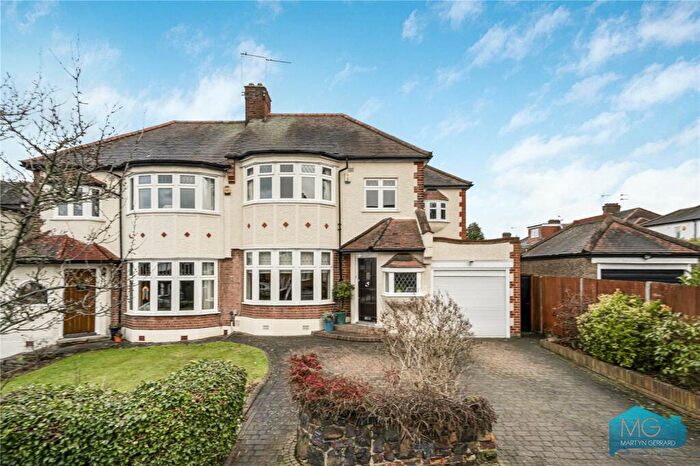 4 Bedroom Semi-Detached House For Sale In Hoodcote Gardens, London, N21