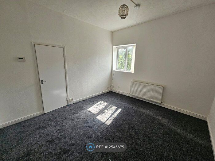 1 Bedroom Flat To Rent In Wellington Street West, Salford, M7