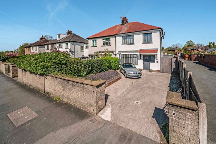 3 Bedroom Semi Detached House For Sale In Church Road, Leyland, PR25