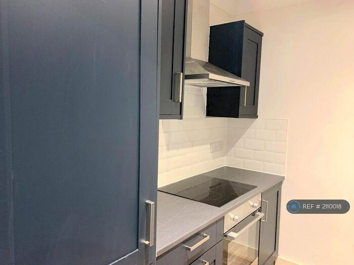 1 Bedroom Flat To Rent In Cuxton Road, Rochester, ME2