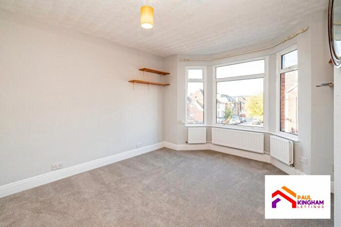 2 Bedroom Maisonette To Rent In Benjamin Road, High Wycombe, HP13