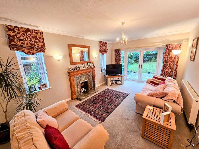 4 Bedroom Detached House For Sale In Towers Close, Wistaston, Crewe, CW2