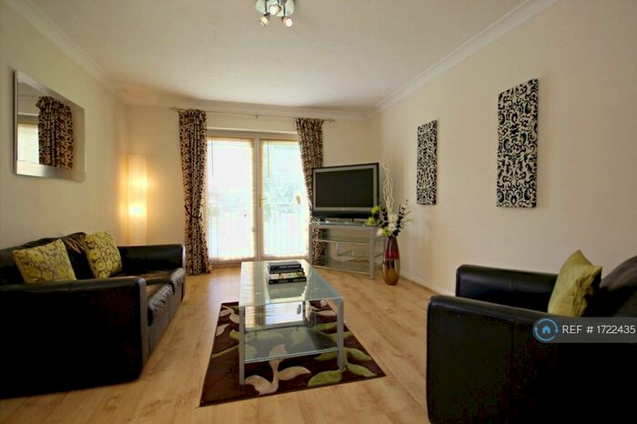 1 Bedroom Flat To Rent In Acacia Court, Bracknell, RG12