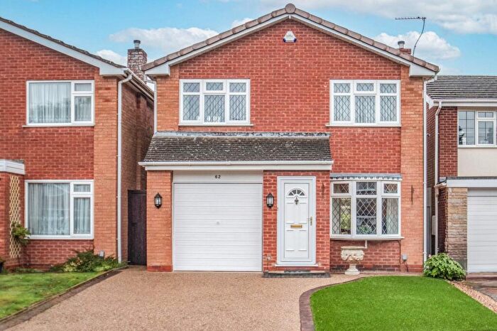3 Bedroom Detached House For Sale In Pipers Green, Birmingham, West Midlands, B28
