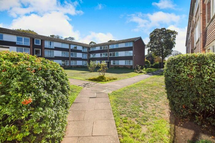2 Bedroom Flat To Rent In West Court, Goldington Green, Bedford MK41