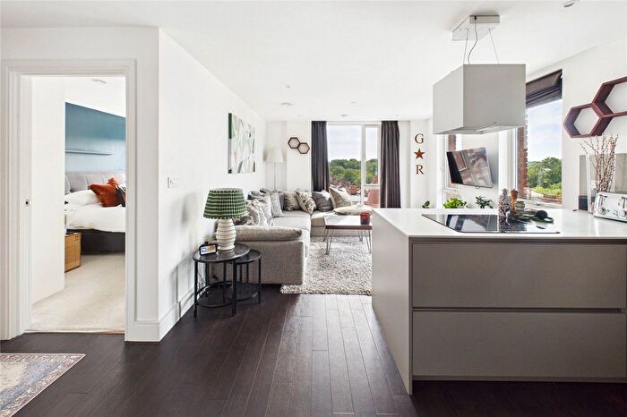 2 Bedroom Flat For Sale In Gaumont Place, London, SW2
