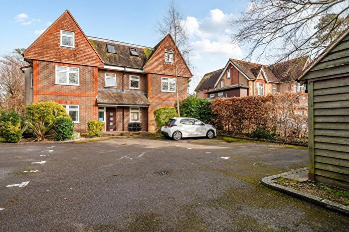 2 Bedroom Apartment For Sale In Lavant Road, Chichester, PO19