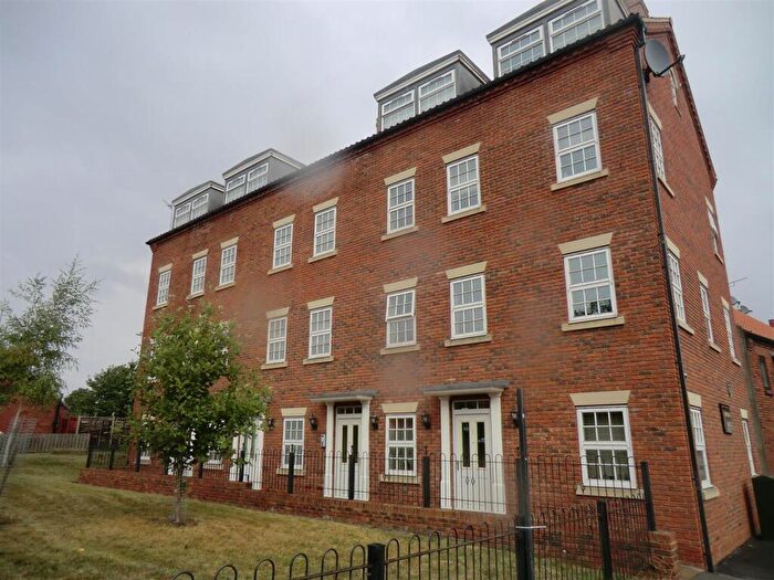 2 Bedroom Flat To Rent In Flat Rivergate House, Brigg Road, Barton Upon Humber, DN18