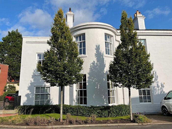 2 Bedroom Flat To Rent In Dee Hills Park, Chester, Cheshire, CH3