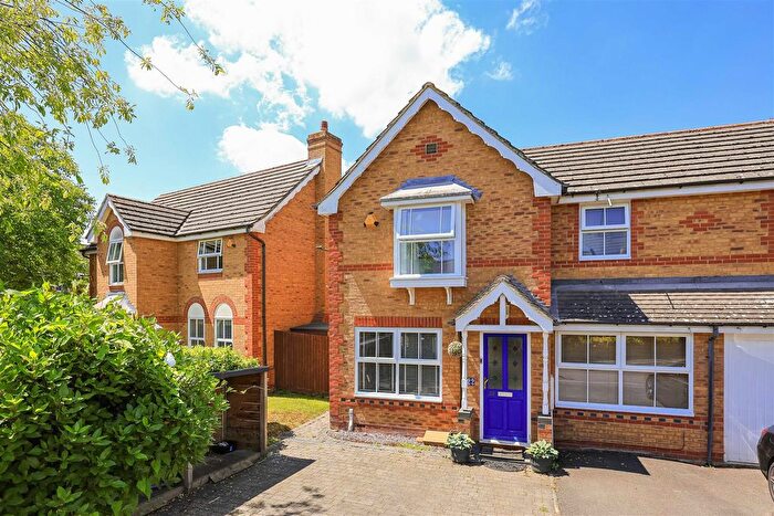 3 Bedroom Semi-Detached House To Rent In Carrick Close, Cambridge, CB1