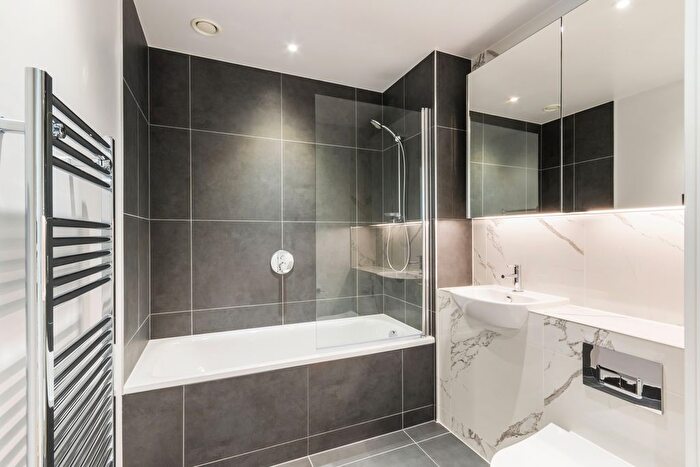 1 Bedroom Flat To Rent In Evelyn Street, London, SE8