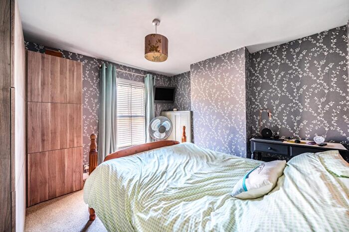 2 Bedroom Terraced House For Sale In East Reading, Berkshire, RG1