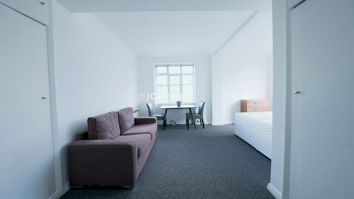 Studio To Rent In Warren Court, Euston Road, NW1