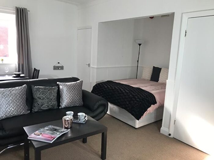 Studio To Rent In Cumberland Court, Headingley, Leeds, LS6