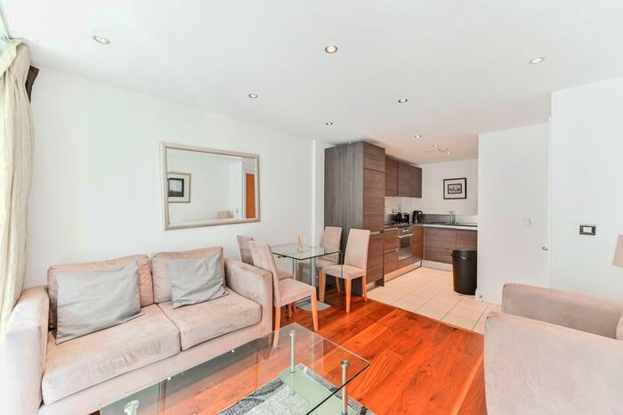 1 Bedroom Flat To Rent In Vauxhall Bridge Road, Pimlico, London, SW1V