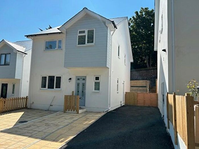 3 Bedroom Detached House To Rent In Silverdale Road, BN20