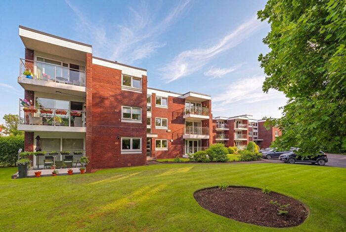 3 Bedroom Flat For Sale In Newtonlea Avenue, Newton Mearns, G77